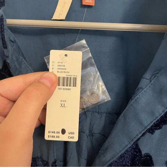 Anthropologie/Pilcro Bell sleeve buttoned top - Picture 3 of 6